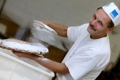 Butter, Mehl und Tradition: Die Christstollen-Saison ist gestartet!